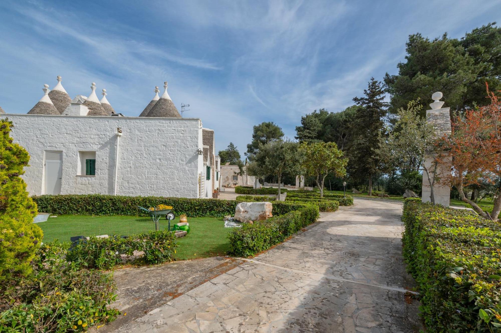 Trullo Degli Anelli In Masseria Cisternino Exterior foto